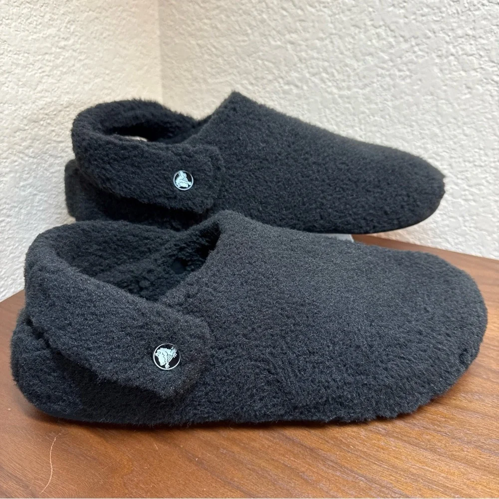 CROCS Classic Cozy Slipper Fleece Faux Fur Black Unisex Women‎ 12, Man 10 EUC